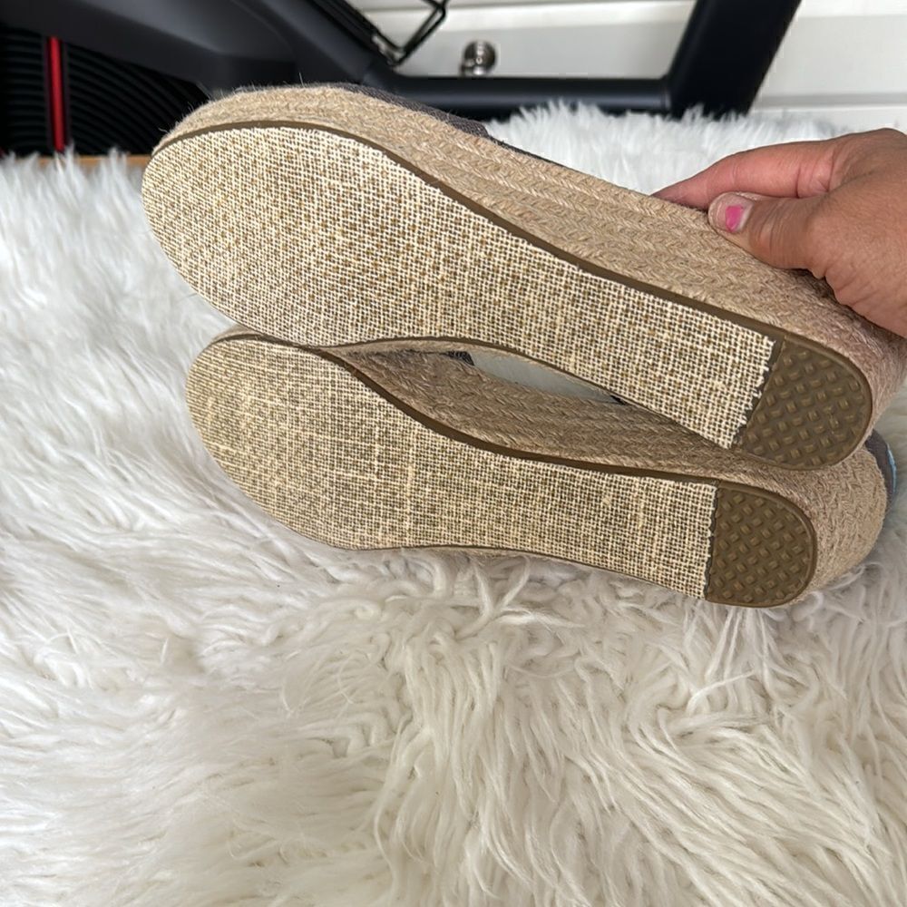 Toms Brown Canvas Espadrille Wedge Sandals with Ankle Strap - Picture 4 of 7